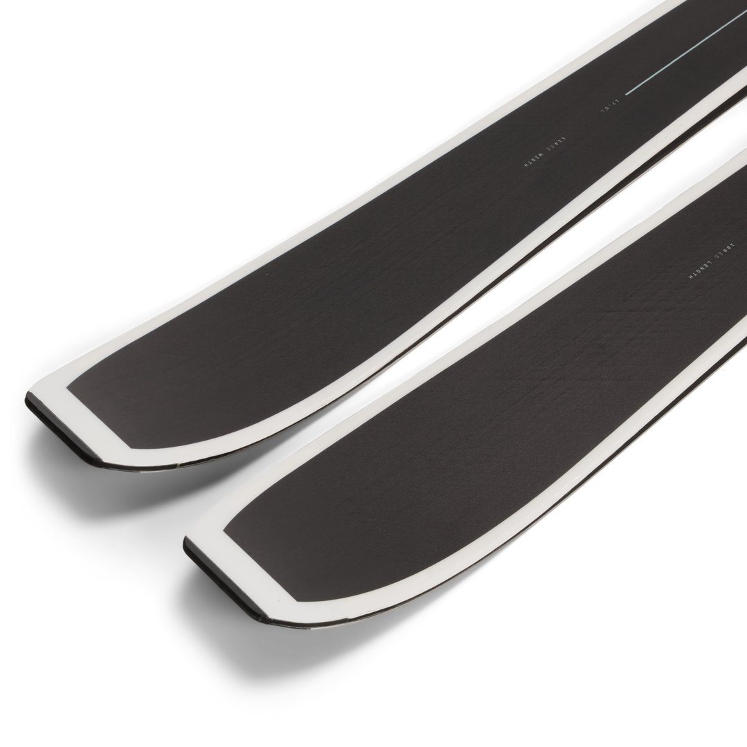 Lolo Skis