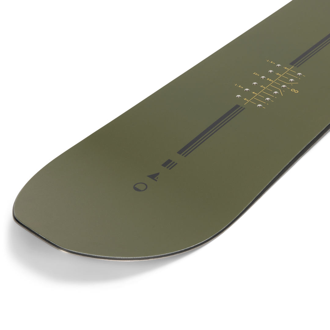 Kin Snowboard — studio product photo