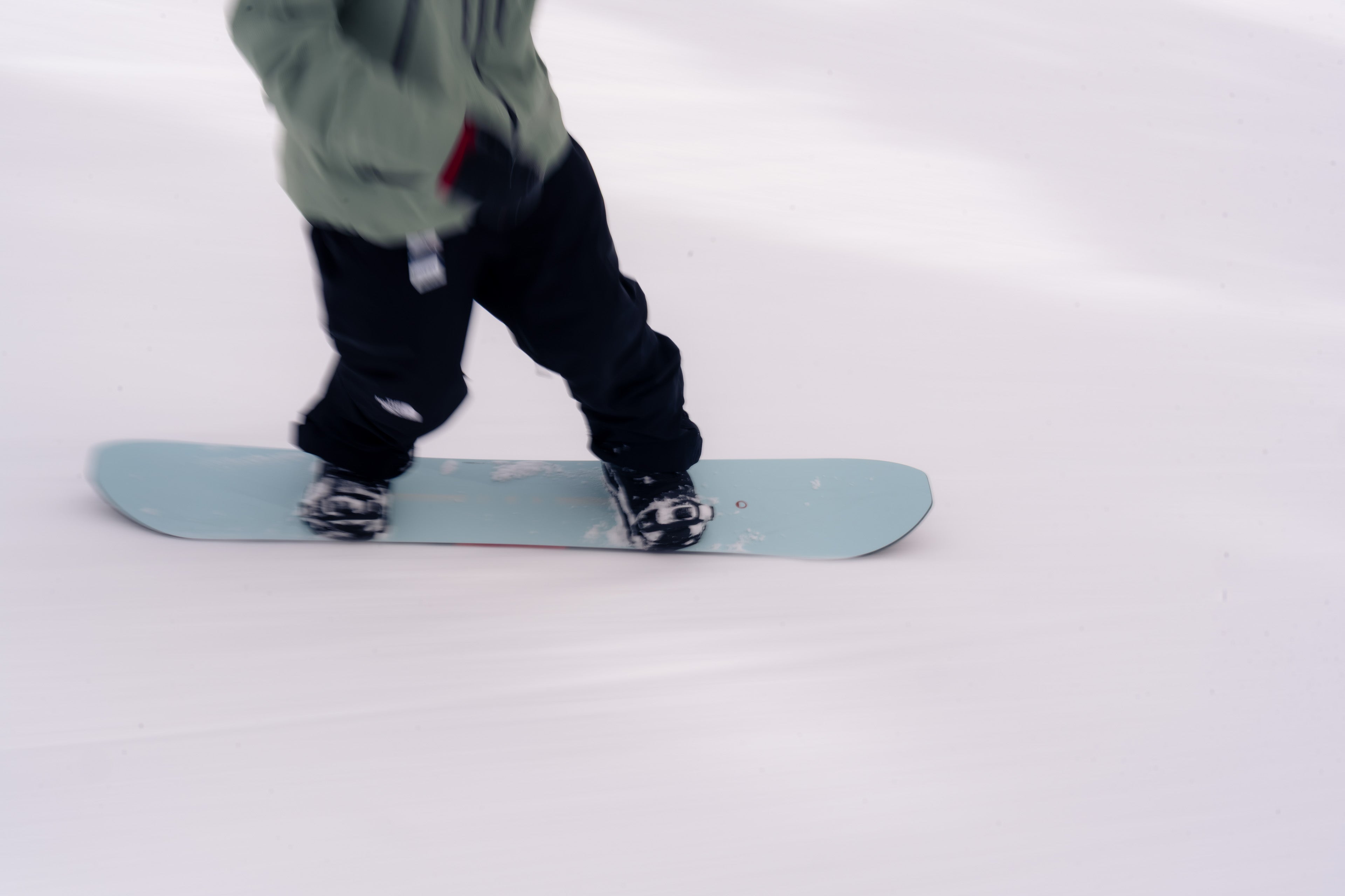 Season Kin Snowboard | Black | Season Eqpt. | The best twin